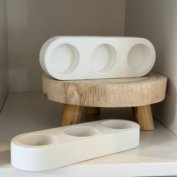 פמוט הראל – פמוט בטון לשלושה /שני נרות שבת